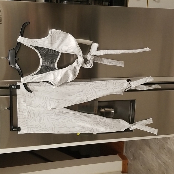 💕DEVON WINDSOR💕 Workout Set Ellie Top + Sophia Leggings ~ Blanco White S NWT - Picture 8 of 15